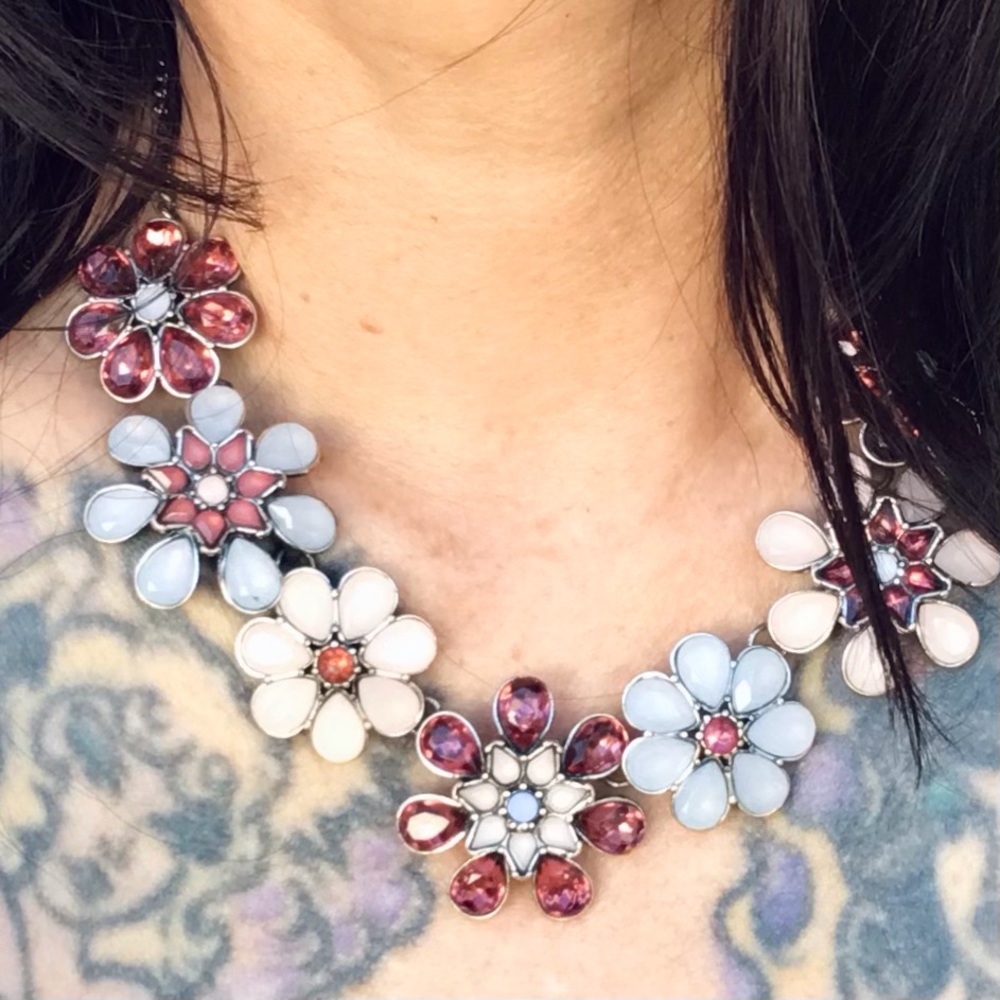 DAISIES, DAISIES, DAISIES